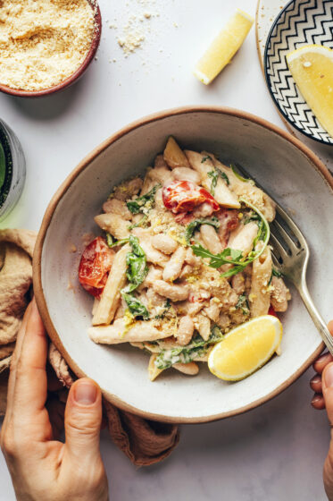 Lemon Garlic Pasta with White Beans (Vegan)